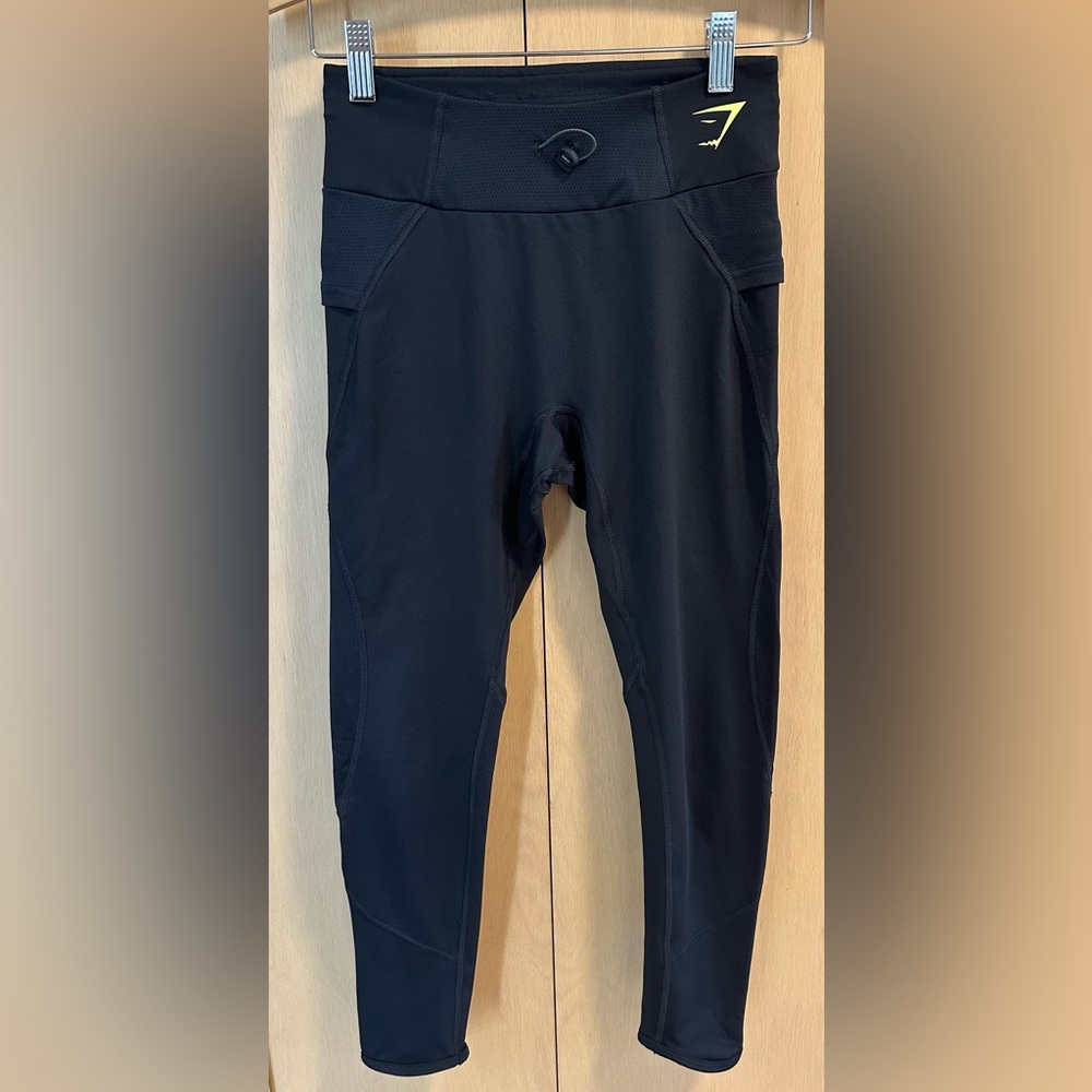 Gymshark Butt-Lifting Capri length Leggings -EUC